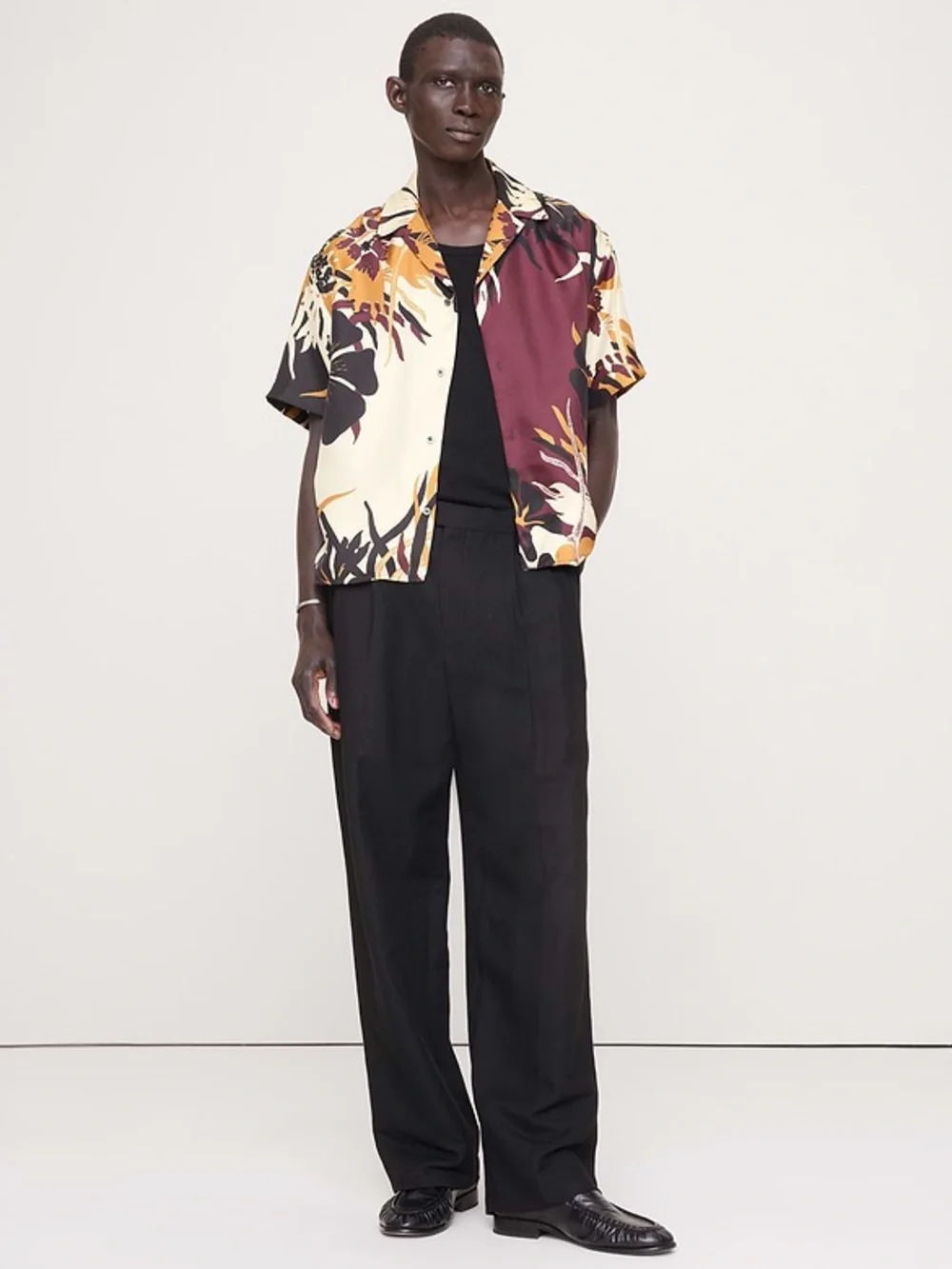 BANANA REPUBLIC STANDARD-FIT SILK RESORT SHIRT